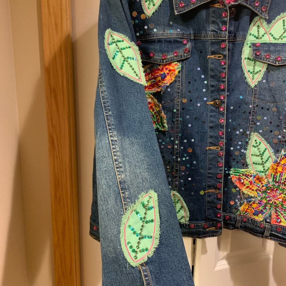 NWT Embellished & beaded plus-size jean jacket - Picture 3 of 10